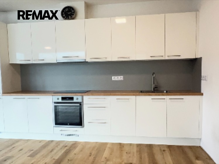 Pronájem bytu 2+kk, 75 m² (4 z 8)
