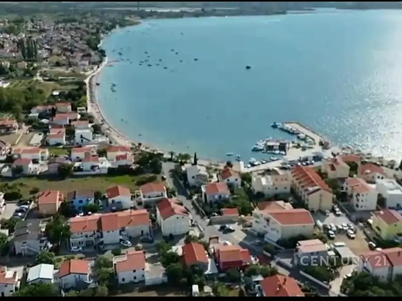 Prodej pozemku 476 m², Vrsi – náhled fotky 3