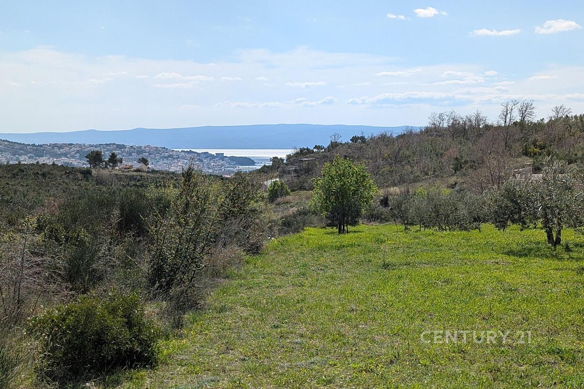 Prodej pozemku 2474 m², Solin – fotka 1 z 3