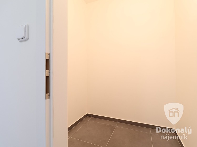 Квартира 1+kk в оренду, 53 м² (6 з 9)
