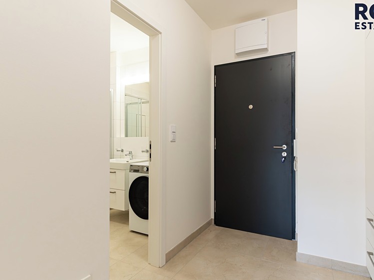 Pronájem bytu 1+kk, 36 m² (10 z 15)