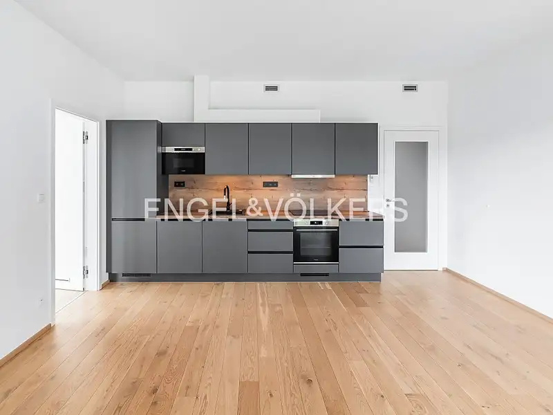 Pronájem bytu 2+kk 59 m², Praha – náhled fotky 2