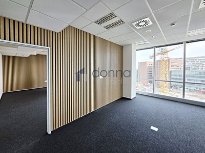 Pronájem komerčního prostoru, 208 m² (2 z 10)