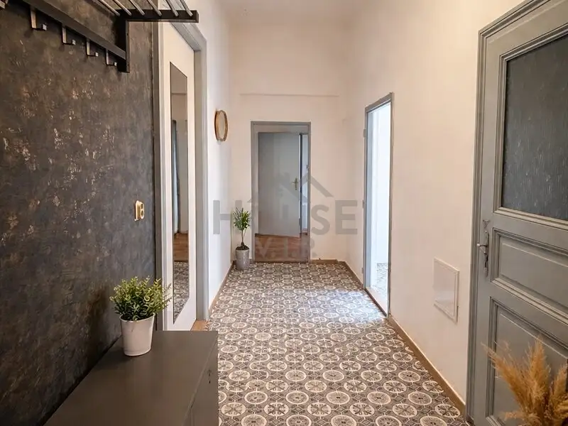 Pronájem bytu 2+1 70 m², Praha – náhled fotky 2