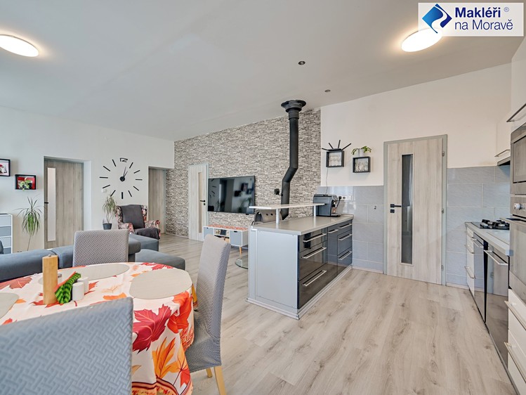 Будинок на продаж, 240 м² (4 з 38)
