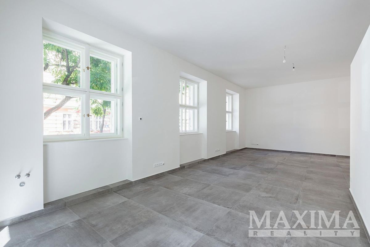 Prodej obchodního prostoru 53 m², Praha – fotka 1 z 3