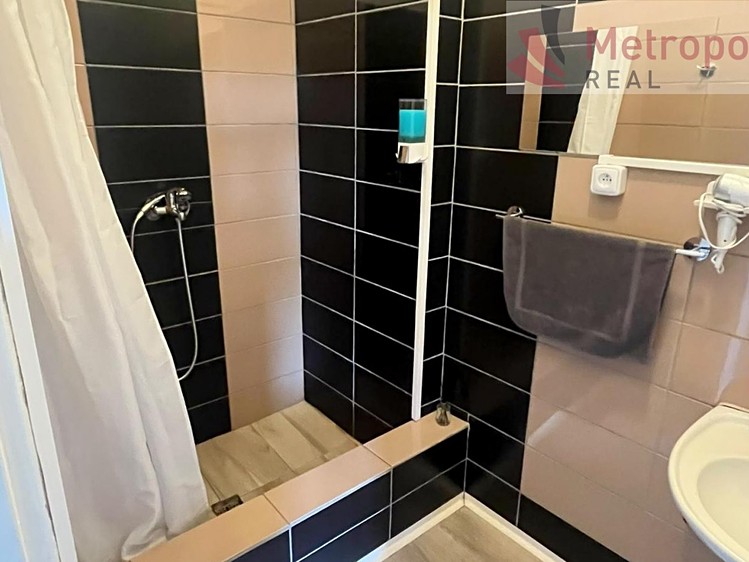 Prodej komerčního prostoru, 340 m² (10 z 29)