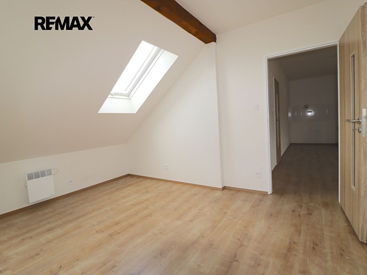 Pronájem bytu 2+kk, 55 m² (5 z 12)