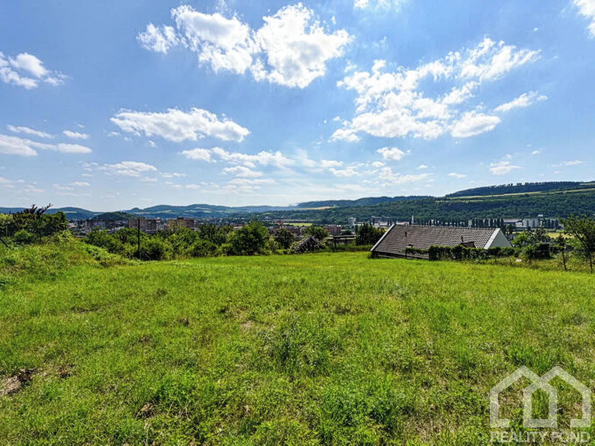 Prodej stavebního pozemku 1110 m²