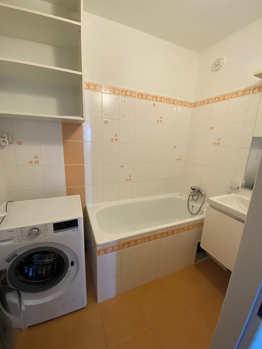 Pronájem bytu 2+kk 53 m² – fotografie 3
