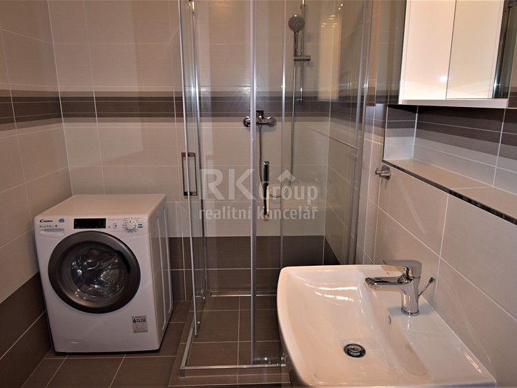 Pronájem bytu 1+kk, 31 m² (8 z 12)
