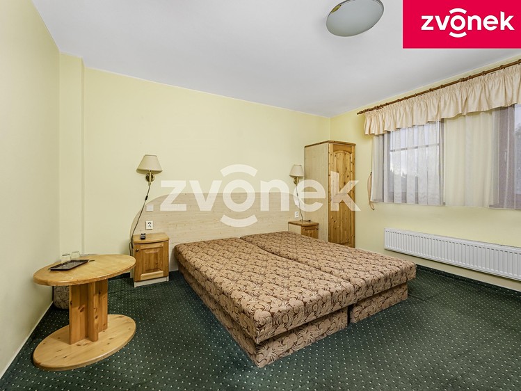 Prodej komerčního prostoru, 1 086 m² (24 z 44)