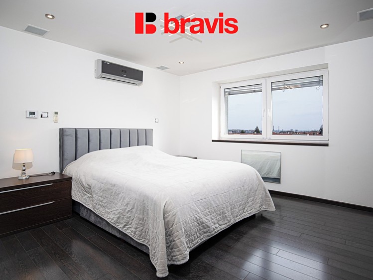 Pronájem bytu 3+kk, 85 m² (13 z 28)