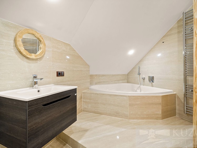 Prodej domu, 224 m² (38 z 48)