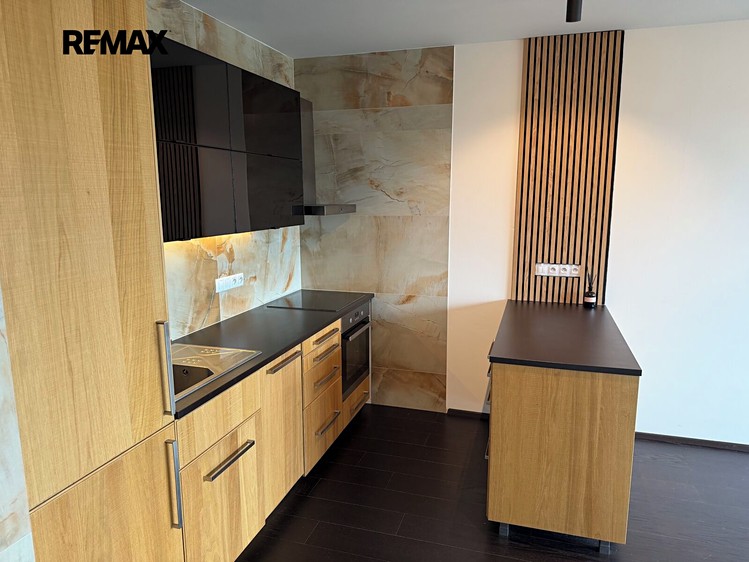 Prodej bytu 2+kk, 59 m² (2 z 12)