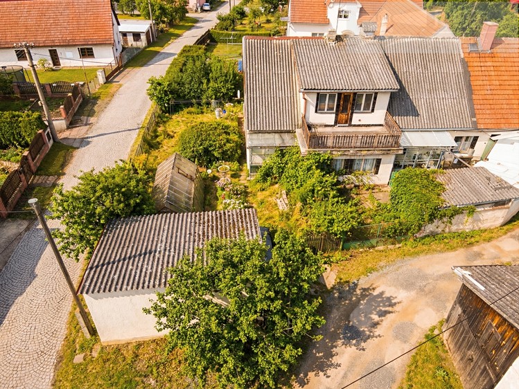 Haus zum Kauf, 220 m² (2 von 36)
