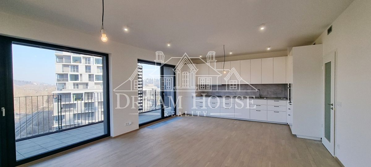 Pronájem bytu 3+kk 111 m²