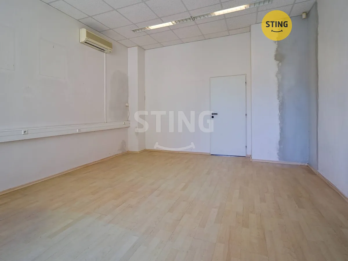 Pronájem kanceláře 150 m²