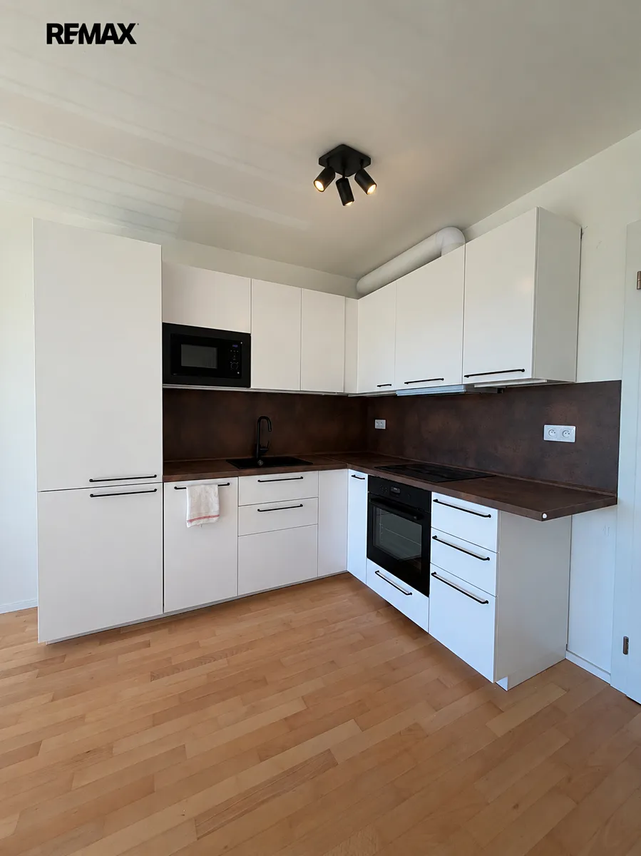 Pronájem bytu 1+kk 34 m²