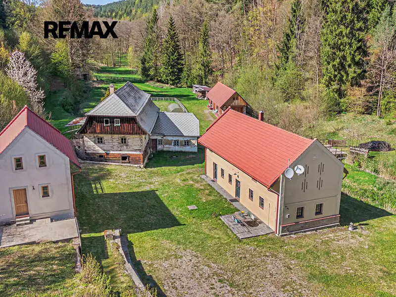 Prodej rodinného domu 563 m², pozemek 73897 m², Mukařov – náhled fotky 2