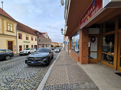 Prodej komerčního prostoru, 70 m² (3 z 10)