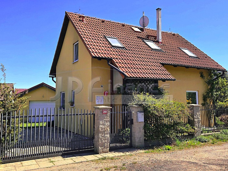 Prodej domu, 100 m² (1 z 33)