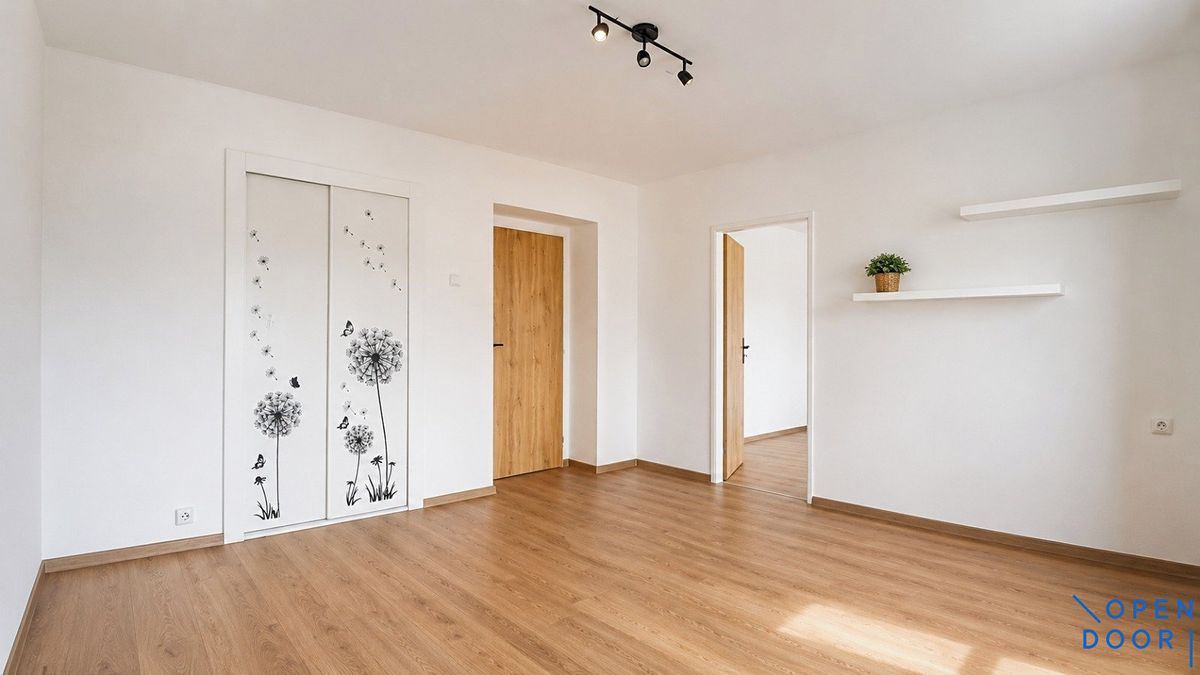 Pronájem bytu 2+1 57 m² – fotografie 3