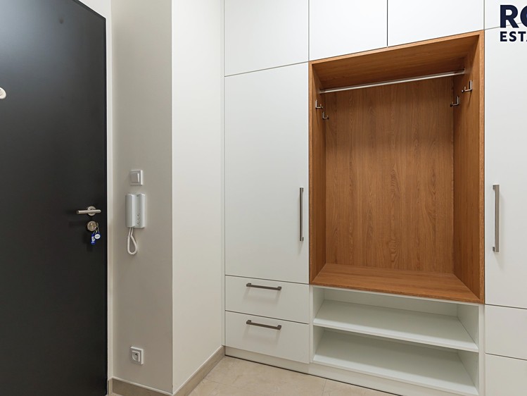Pronájem bytu 1+kk, 36 m² (9 z 15)
