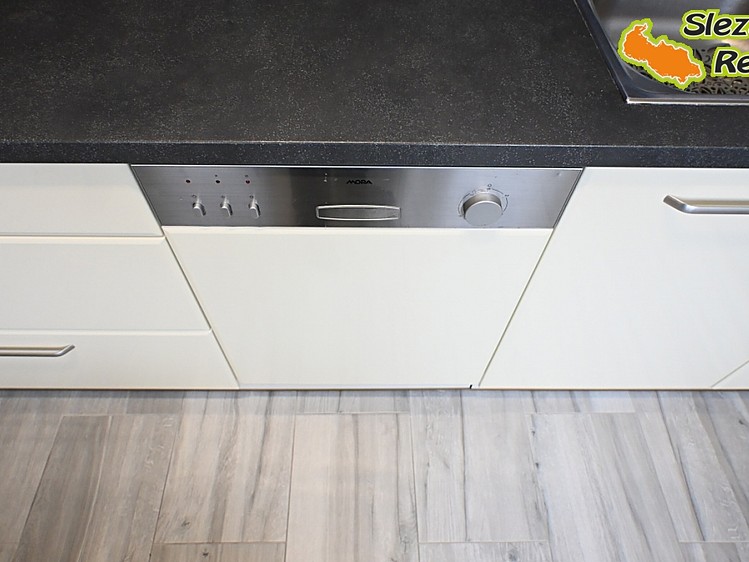 Pronájem bytu 3+1, 72 m² (4 z 38)