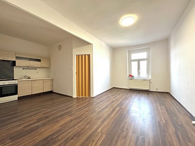 Pronájem bytu 2+kk, 42 m² (3 z 7)