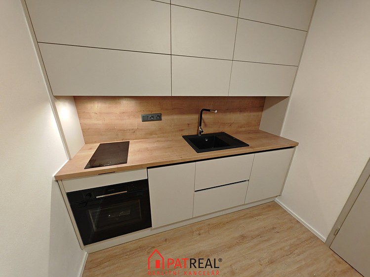 Pronájem bytu 2+1, 44 m² (8 z 15)
