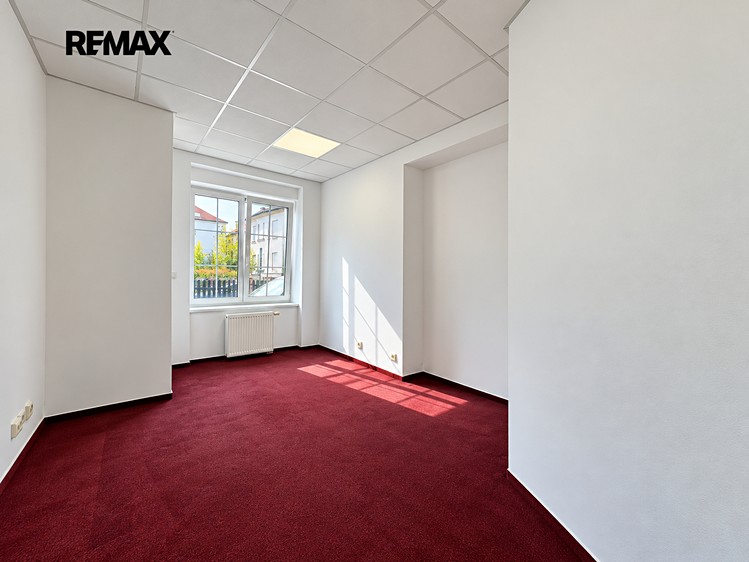 Pronájem komerčního prostoru, 66 m² (5 z 14)