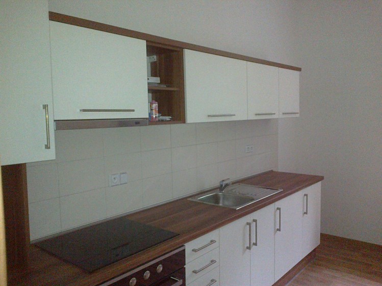 Pronájem bytu 3+1, 93 m² (2 z 9)