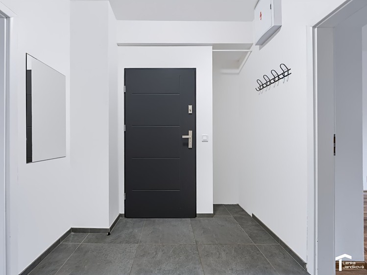 Pronájem bytu 2+kk, 48 m² (11 z 13)