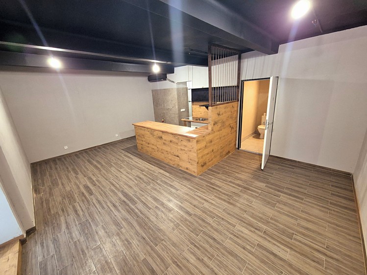 Комерційне приміщення на продаж, 43 м² (4 з 12)