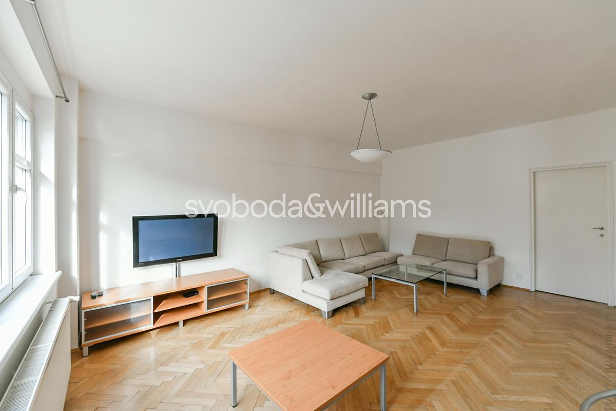 Pronájem bytu 2+1 104 m² – fotografie 3