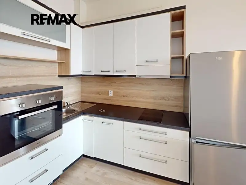 Pronájem bytu 1+kk 38 m², Holubice – náhled fotky 2