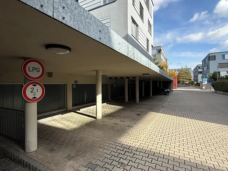 Pronájem garážového stání 12 m², Praha – náhled fotky 3