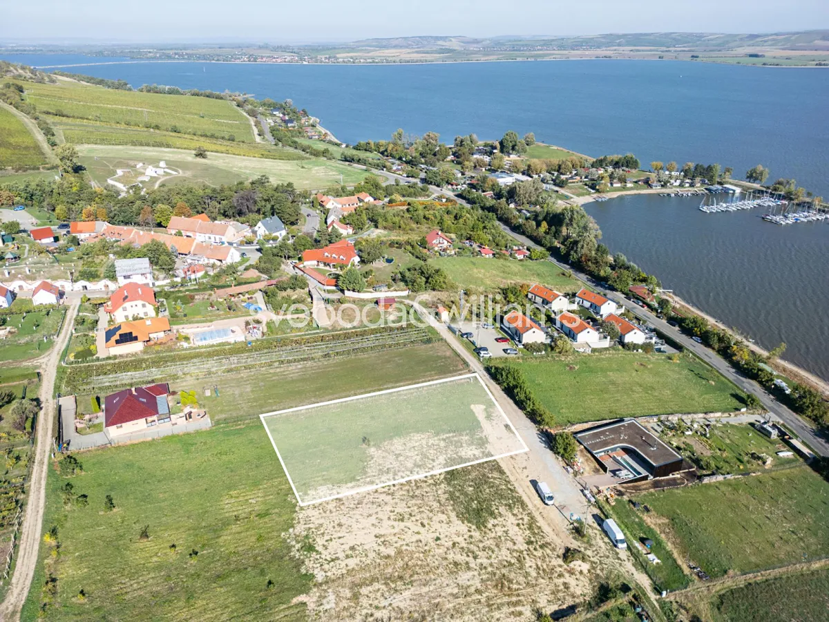 Prodej stavebního pozemku 1249 m²