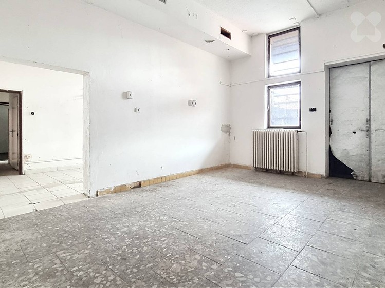 Комерційне приміщення на продаж, 100 м² (2 з 16)