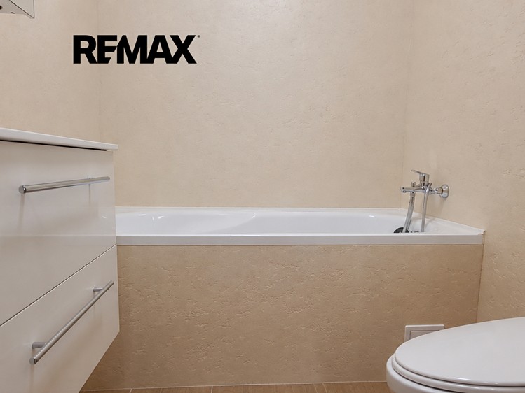 Pronájem bytu 3+kk, 62 m² (7 z 11)