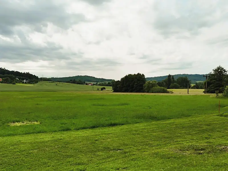 Prodej stavebního pozemku 3620 m², Podhradí – náhled fotky 3