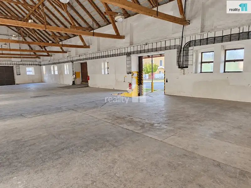 Pronájem skladového prostoru 410 m², Smidary – náhled fotky 3