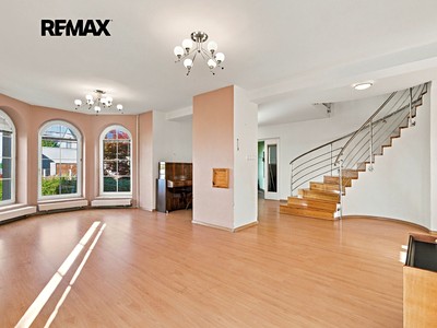 Будинок на продаж, 268 м² (3 з 45)
