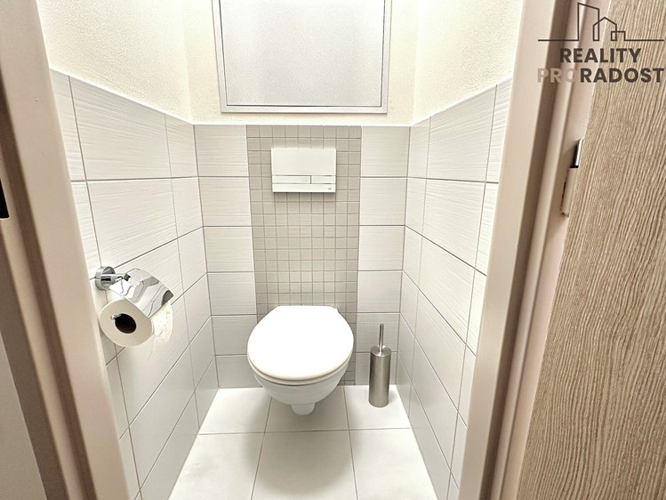 Pronájem bytu 1+1, 34 m² (7 z 13)