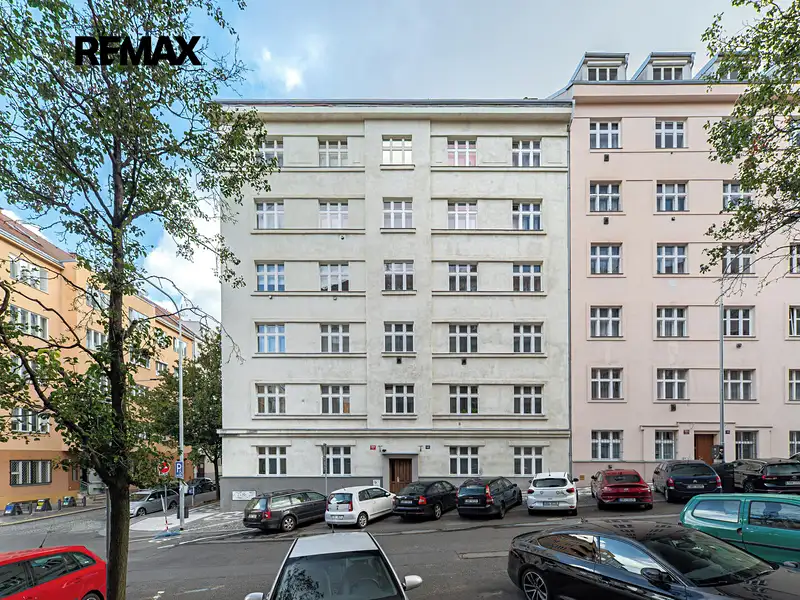 Prodej bytu 1+kk 20 m², Praha – náhled fotky 2
