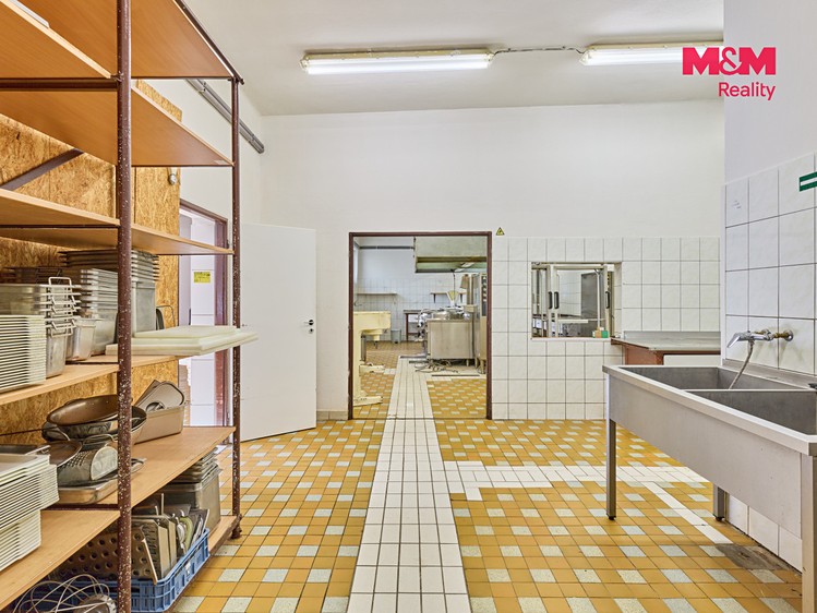 Prodej komerčního prostoru, 350 m² (16 z 30)