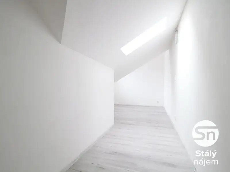 Pronájem bytu 3+kk 78 m², Milovice – náhled fotky 3