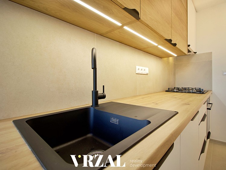 Prodej bytu 3+1, 66 m² (7 z 21)