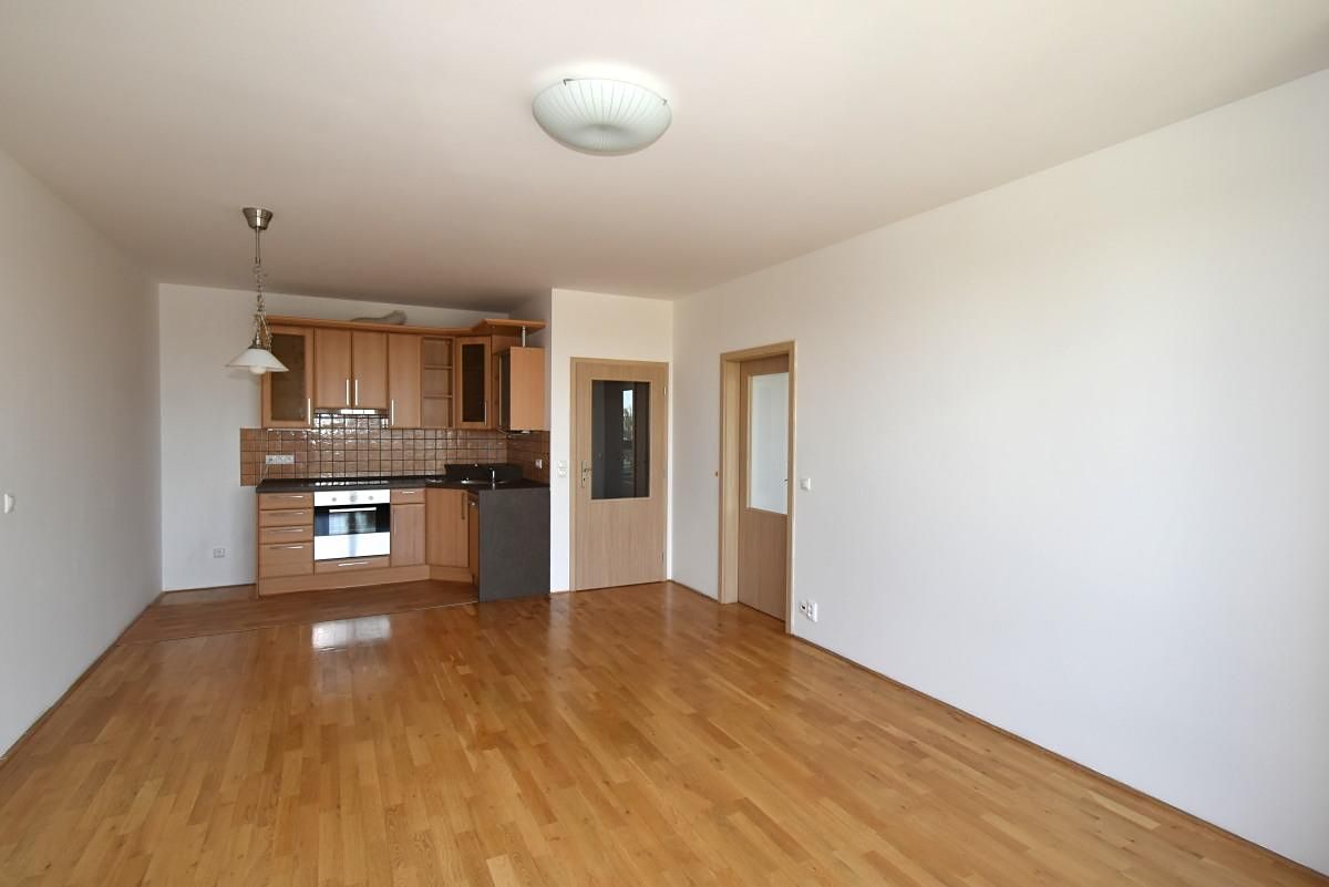 Pronájem bytu 2+kk 51 m² – fotografie 3